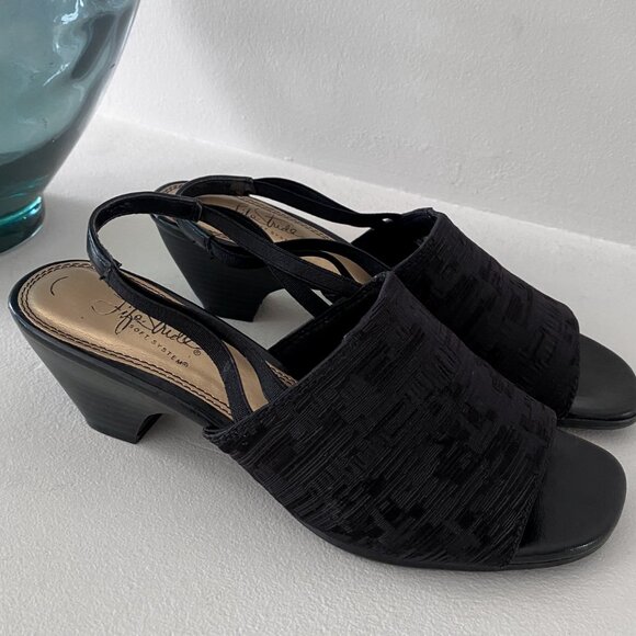 Life Stride - Black Fabric Sandals - Picture 3 of 10